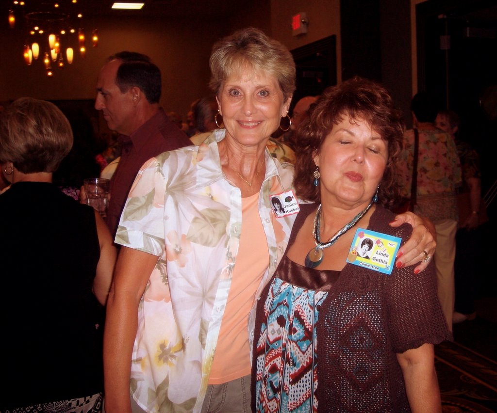 Janice Huebel, Linda Gothia
